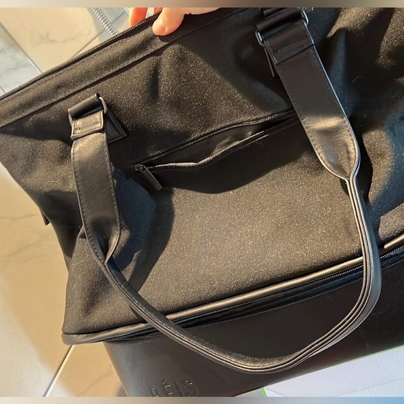 *BRAND NEW* BEIS Convertible Weekender Bag in Black - Picture 3 of 5